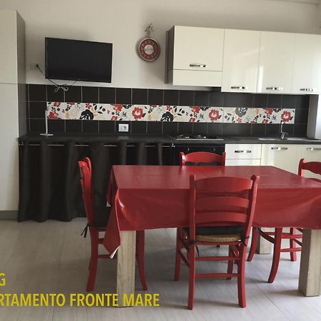 Вилла Bilocali Approdo "Fronte Mare" E "Lato Strada" Порто-Чезарео Экстерьер фото